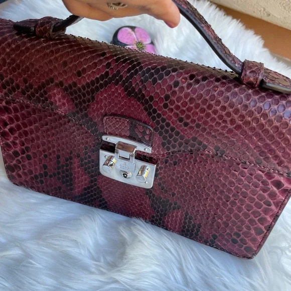Rare GUCCI Python Small Lady Lock Clutch - Picture 14 of 17
